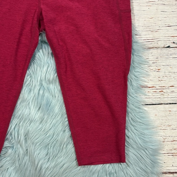 NWT Beyond Yoga Spacedye Out Of Pocket High Waisted Capri Leggings Dragonfruit - Picture 9 of 9